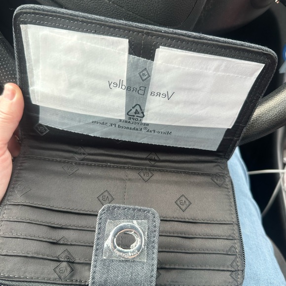 Vera Bradley NWT Denim Navy Iconic RFID Turnlock Wallet - Picture 4 of 5